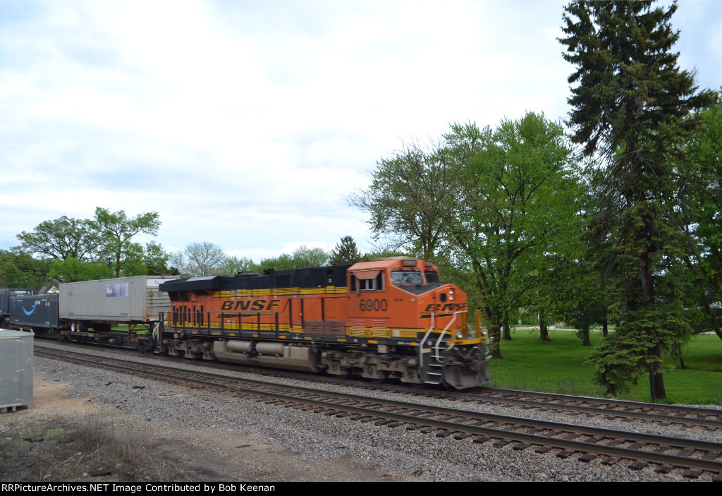 BNSF 6900